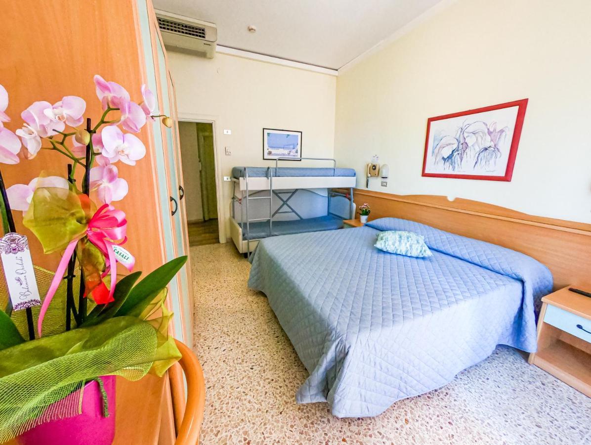 Hotel Simplon Bellaria-Igea Marina Oda fotoğraf